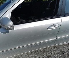 Mercedes benz e200 - Image 6/8