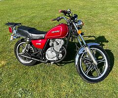 Suzuki GN125