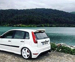 Ford fiesta mk6 4 door