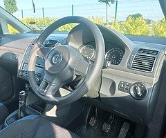 Volkswagen Touran 2013 - Image 6/10