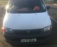 2005 Toyota hiace