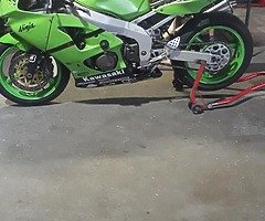 Zx600
