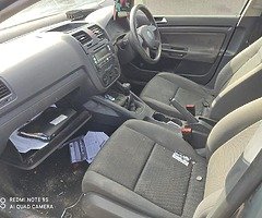04 VW Golf breaking - Image 4/5