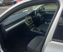 VW PASSAT 2015 1.6 DIESEL - Image 8/10