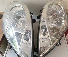 Nissan primastar head lights