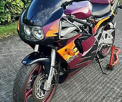 Suzuki GSX-R750 WS - Image 5/10