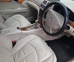 Mercedas e200 - Image 9/9