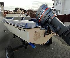 Speed boat