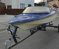 Speed boat