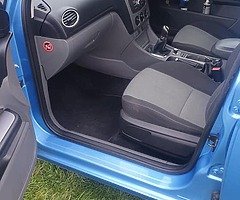 I'm selling my Ford focus 2010 nct pass - Image 8/10