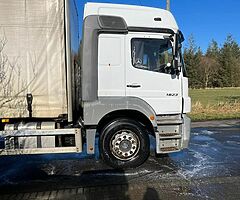 Mercedes Axor high roof sleeper - Image 4/8