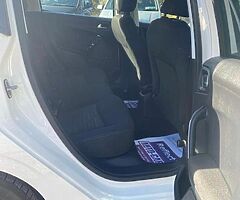 Peugot 208 1.6 diesel - Image 6/10