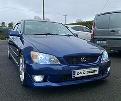 2004 Lexus IS200