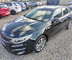 2017 Kia Optima - Image 4/10