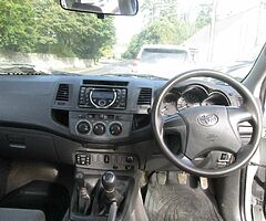 2012 2012 TOYOTA HILUX 2.5 D4D 4WD FIVE SEATER CREW CAB  HILUX - Image 6/9