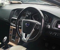 132 Volvo V40 Cross country/High spec/122k mls - Image 3/10