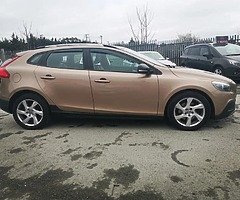 132 Volvo V40 Cross country/High spec/122k mls - Image 5/10