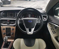 132 Volvo V40 Cross country/High spec/122k mls - Image 8/10