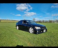 Lexus is200