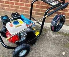 Brand new petrol power washer