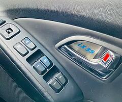Hyundai ix35 premium executive model with extras, 6 speed manual 132reg - Image 5/10