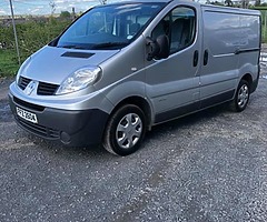 2011 Renault Traffic build in sat nav hood driver