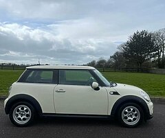 2013 MINI COOPER MINT CONDITION