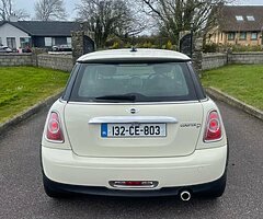 2013 MINI COOPER MINT CONDITION - Image 7/10