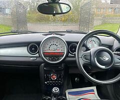 2013 MINI COOPER MINT CONDITION - Image 9/10