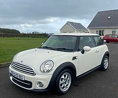 2013 MINI COOPER MINT CONDITION - Image 10/10