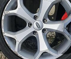 225/45R17 5X108 ford alloys(Read add)