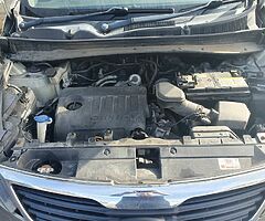 2013 Hyundai Sportage 1.7CRDI Manual For Breaking - Image 5/6
