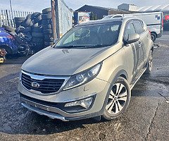 2013 Hyundai Sportage 1.7CRDI Manual For Breaking - Image 6/6