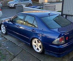Lexus is200