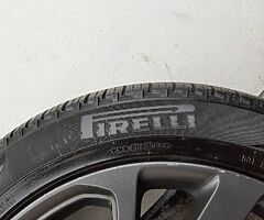 Land rover 21" alloys with pirelli scorpion Verde tires