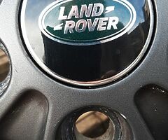 Land rover 21" alloys with pirelli scorpion Verde tires - Image 9/10