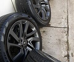 Land rover 21" alloys with pirelli scorpion Verde tires - Image 10/10