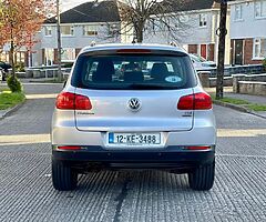 Vw Tiguan 2.0 diesel Bluemotion , manual . Low km