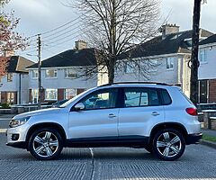 Vw Tiguan 2.0 diesel Bluemotion , manual . Low km - Image 4/10