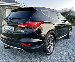 2015 HYUNDAI SANTA FE 2.2 SEVEN SEATER FOUR WHEEL DRIVE 6 SPEED MANUAL - Image 4/10