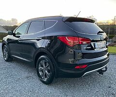 2015 HYUNDAI SANTA FE 2.2 SEVEN SEATER FOUR WHEEL DRIVE 6 SPEED MANUAL - Image 10/10