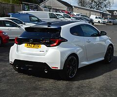 2022 Toyota Yaris - Image 4/10