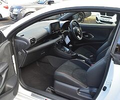 2022 Toyota Yaris - Image 7/10