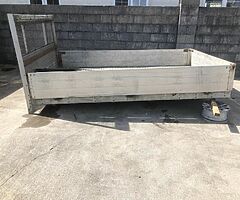 Pickup body