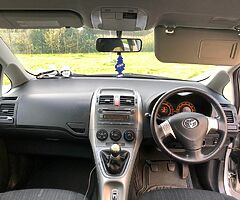 Toyota  Auris 1.6 petrol - Image 6/7