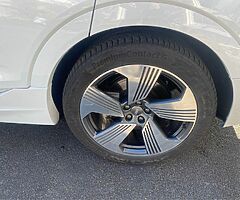 2020 Audi e-tron - Image 9/10