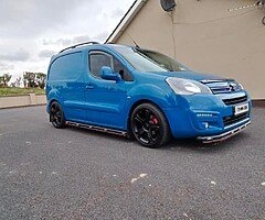 Full NCT very clean van 150 brake 6 géar speed