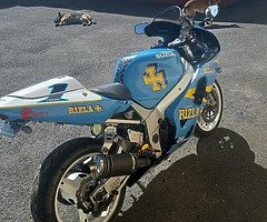 Suzuki gsxr 750 - Image 6/10