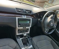 WV Passat 1.6 Diesel  2011 - Image 6/9