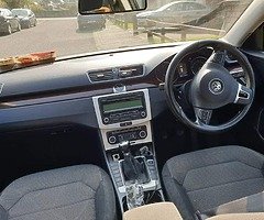 WV Passat 1.6 Diesel  2011 - Image 8/9